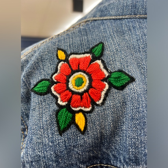 Hand Embroidered Levi’s Jean Jacket One-Of-a-Kind - Picture 2 of 7